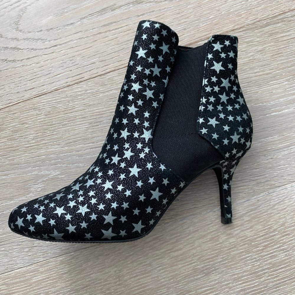 NINE WEST Star Print Ankle Boots Size 5.5